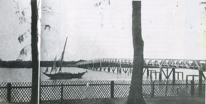 Cầu Cỏ May, năm 1925